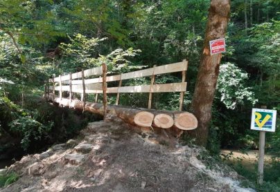 Passerelle sur le Lézert - commune de Cabanes