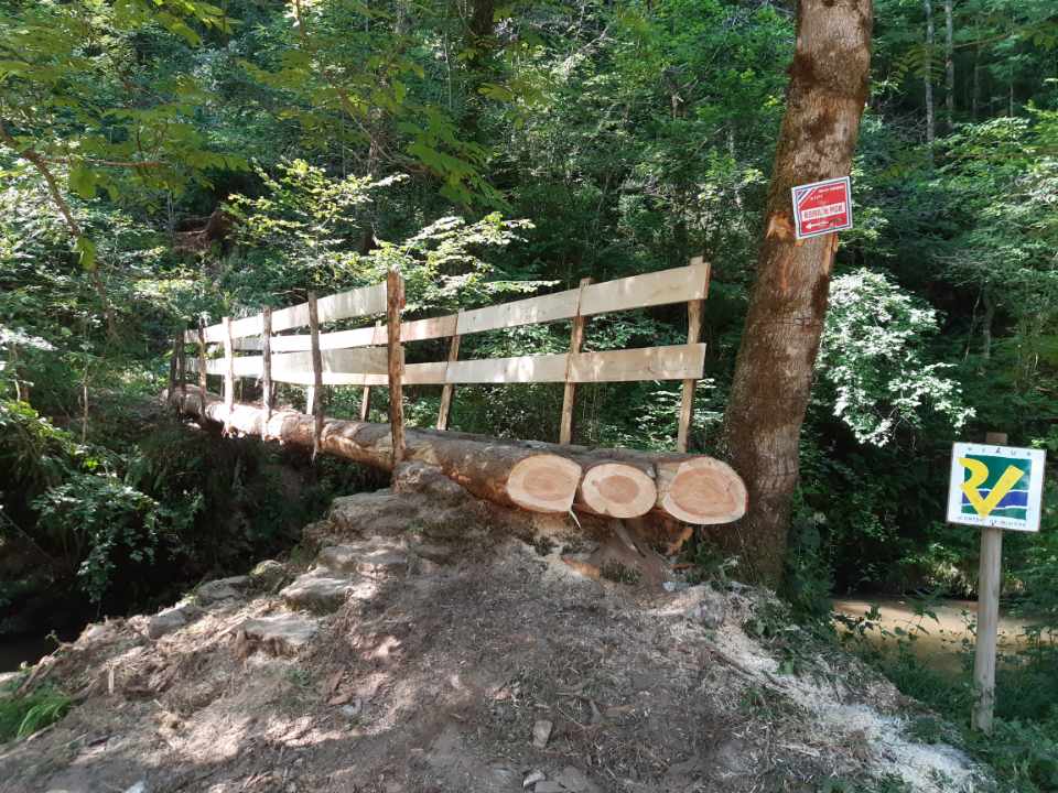 Passerelle sur le Lézert - commune de Cabanes