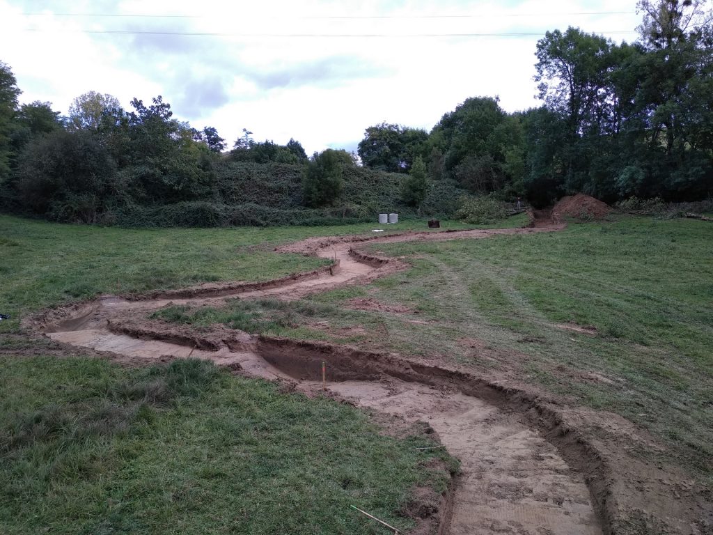 le Lieux pendant les travaux : création du lit